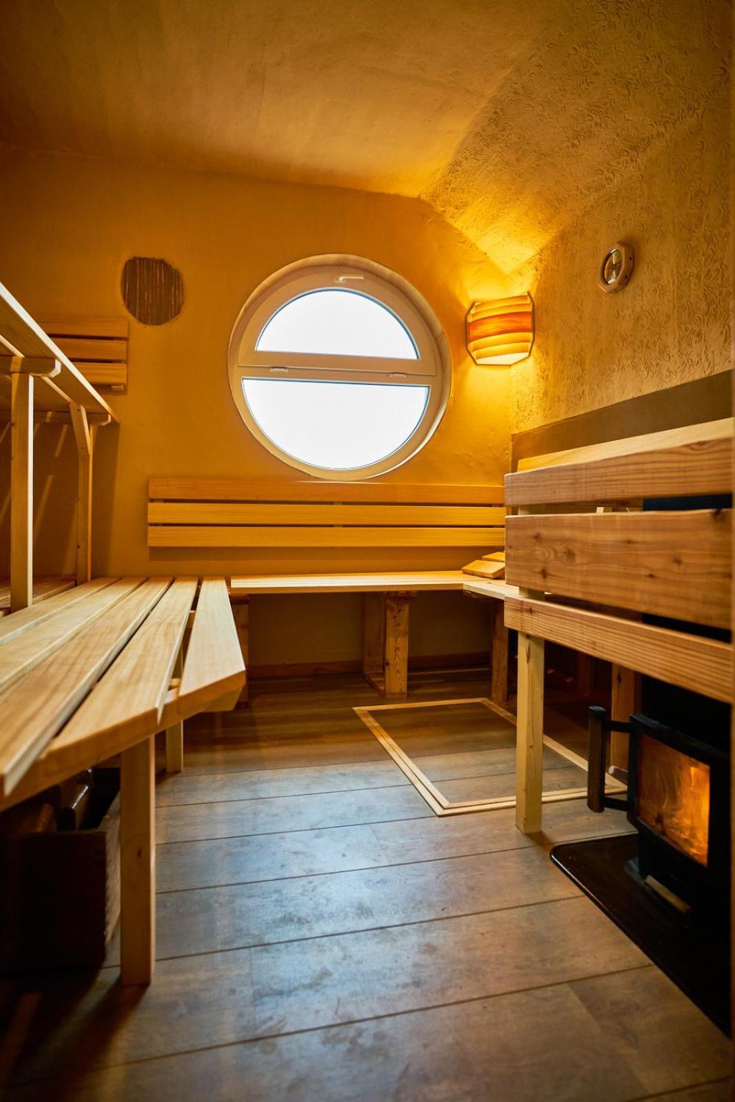 Hotel Olbernhau Mit Sauna - Kleines Landhotel Zur Ofenschenke Eksteriør bilde